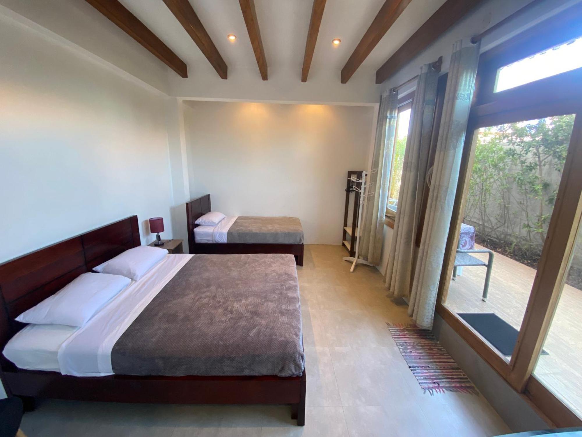 Black Pearl Puerto Villamil Ngoại thất bức ảnh