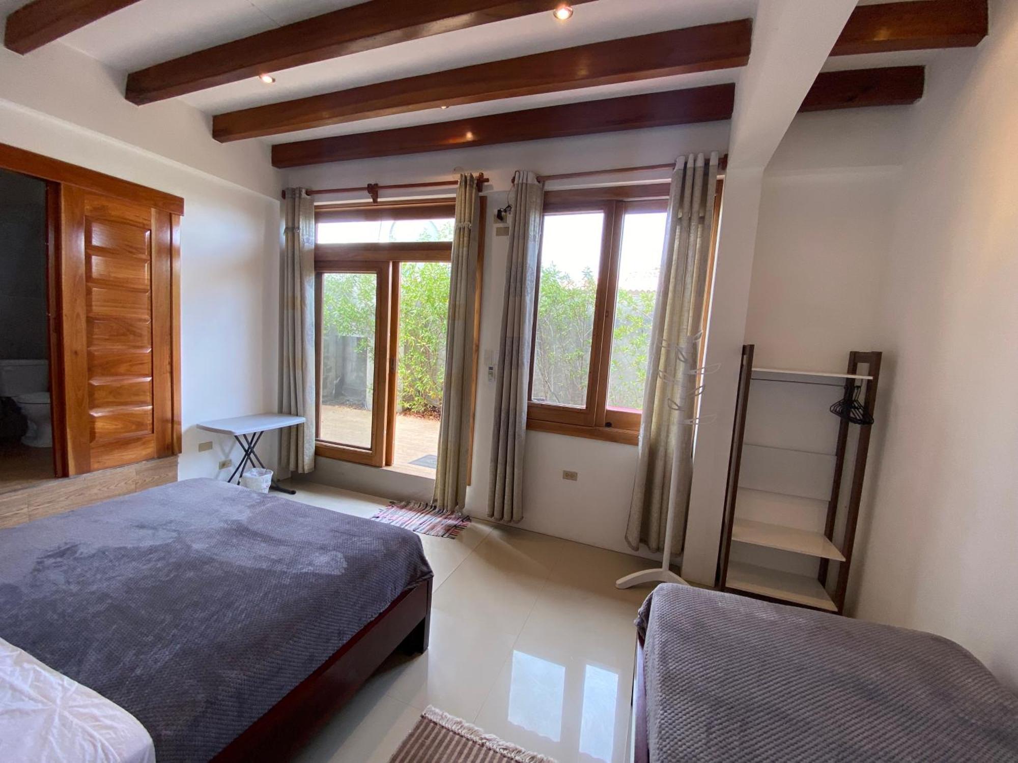 Black Pearl Puerto Villamil Ngoại thất bức ảnh